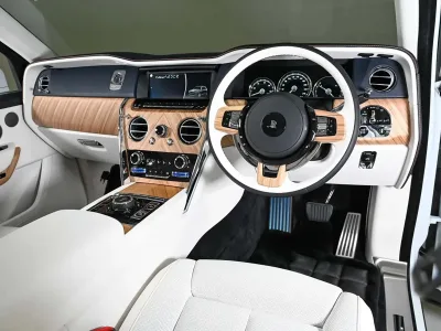 2025 Rolls-Royce Cullinan The Pinnacle of Luxury and Performance (No.551004) for export from Japan