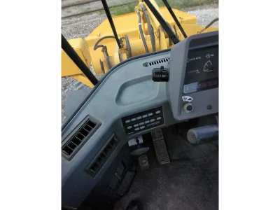 2000 KOMATSU WA80-3 WHEEL LOADER (No.J0840) for export from Japan