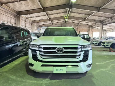 2025 Toyota Land Cruiser LC300 ZX for export from Japan