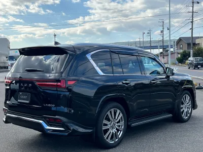 2025 Lexus LX 600 Executive 4WD Modellista Aero (No.9601035) for export from Japan