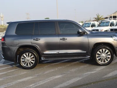 2016 Toyota LandCruiser full option 4.4L 7 seater (No. 830479) for export from Japan