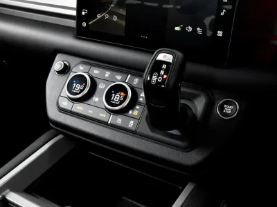 2025 Land Rover Defender 110 V8 X URBAN WIDETRACK for export from Japan