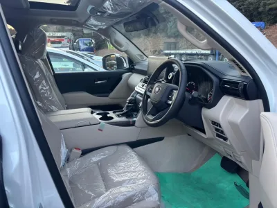 2025 Toyota Land Cruiser 300 ZX – Ultimate Luxury & Performance