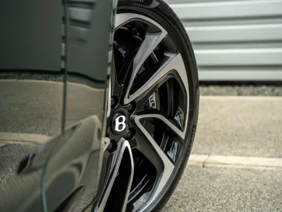 2026 Bentley Continental GTC 4.0 V8 Plug-in Hybrid for export from Japan