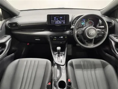 2025 Toyota Yaris cross G grade plugin hybrid for export from Japan