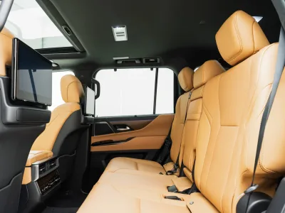 2025 LEXUS LX600 4WD –7 Seater LUXURY PACKAGE for export from Japan