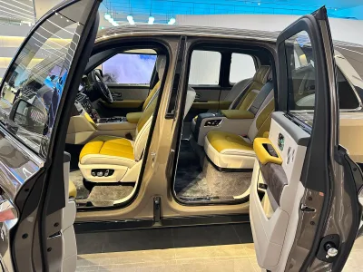 2025 Rolls-Royce Cullinan Series II: A New Era of Luxury (No.J01006) for export from Japan