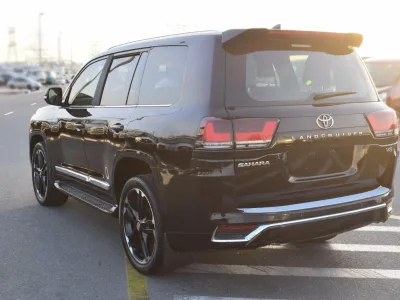 2018 Toyota Land Cruiser Sahara 4.4L Diesel 4WD – Black for export from Japan