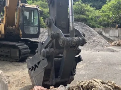 2004 Caterpillar CAT 320C Excavator | 5,611 HRS | Japan Stock for export from Japan