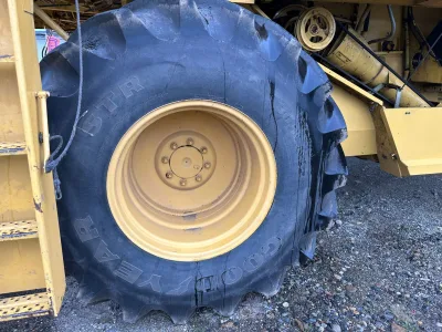 NEW HOLLAND TX36 Combine Harvester with Drivable HST control propler shaft nitrogen break system (No.J0837) for export from Japan