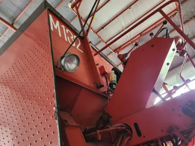 LAVERDA M132 Combine Harvester (No.J0836) for export from Japan