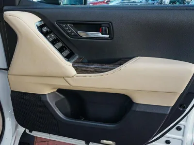 2025 Toyota Landcruiser Sahara 7 Seater (No.480786) for export from Japan