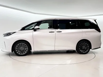 2025 Lexus LM 500h Version L 4WD for export from Japan