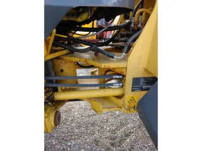 2000 KOMATSU WA80-3 WHEEL LOADER (No.J0840) for export from Japan