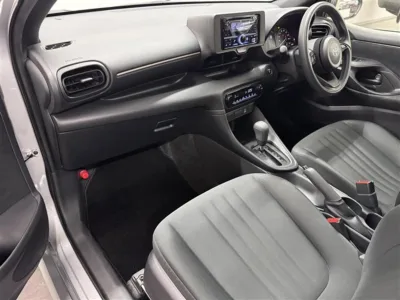 2025 Toyota Yaris cross G grade plugin hybrid for export from Japan
