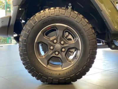 2022 GLADIATOR Rubicon 5 Seater SUV (No.840761) for export from Japan