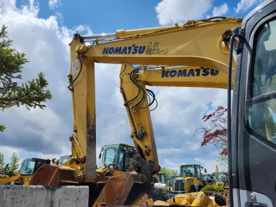 Komatsu  Excavator Machinery 2004  (No-J0705) for export from Japan