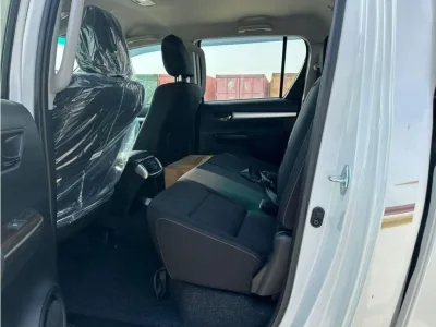 2025 Toyota Hilux SR5 Double Cab 4x4 LHD Full option for export from Japan