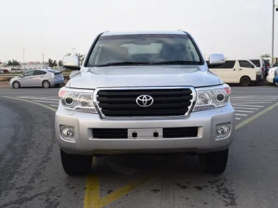 2014 Toyota Land Cruiser Sahara Silver (No.830752) for export from Japan