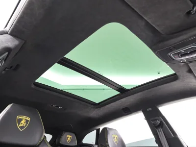 2026 Lamborghini Urus SE 4WD RHD - Nero Helene for export from Japan