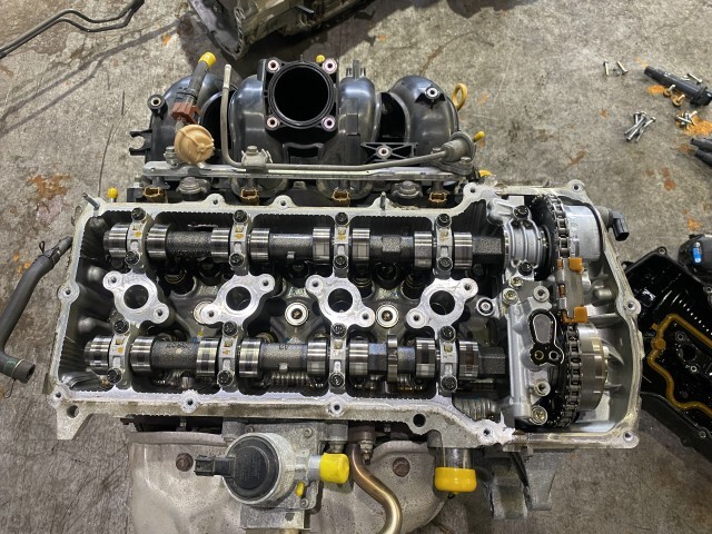 Used Toyota 2TR-FE Engine Assembly – HiAce TRH219W image 5