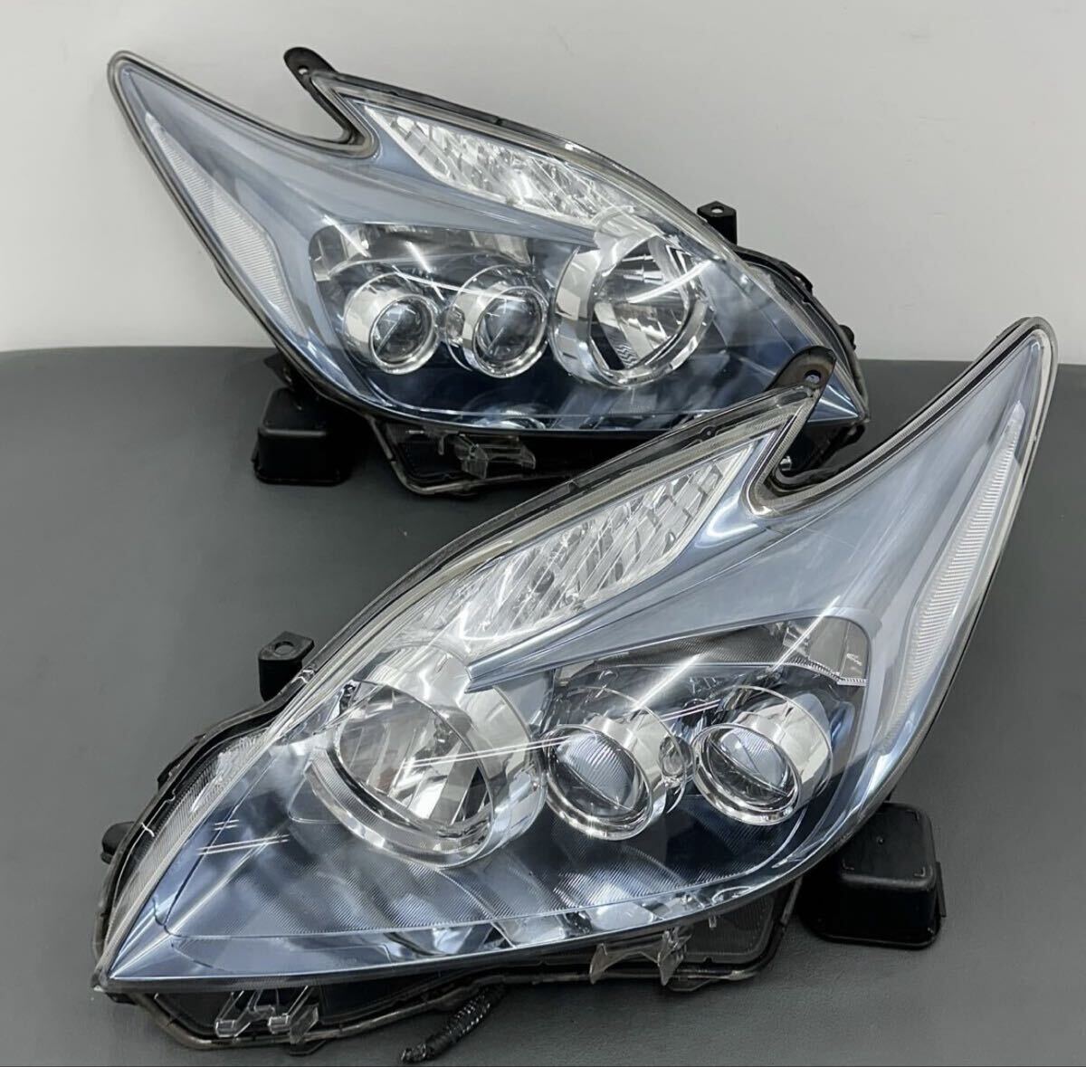 Toyota Prius ZVW30 Pre-Facelift LED Headlight Pair