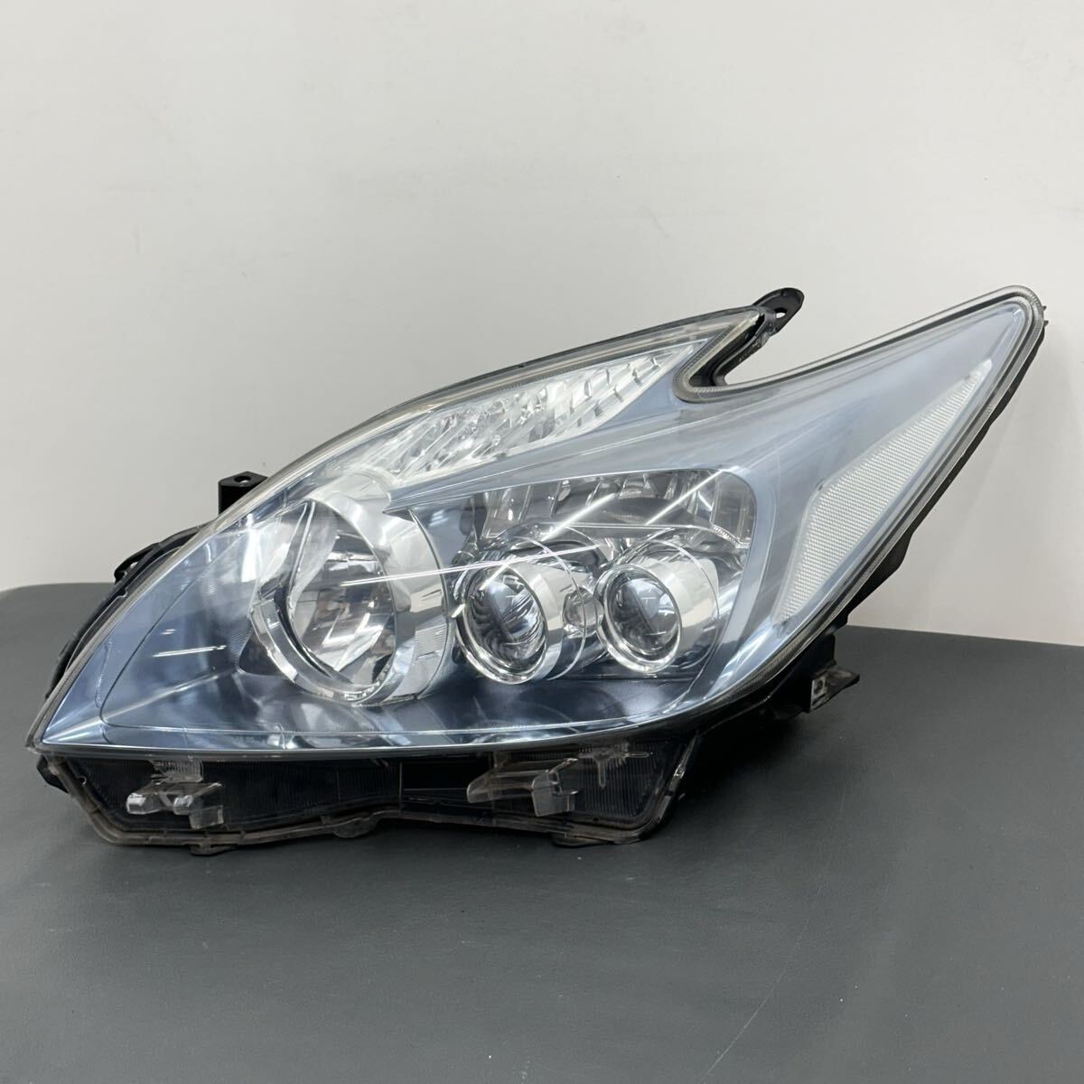 Toyota Prius ZVW30 Pre-Facelift LED Headlight Pair image 2