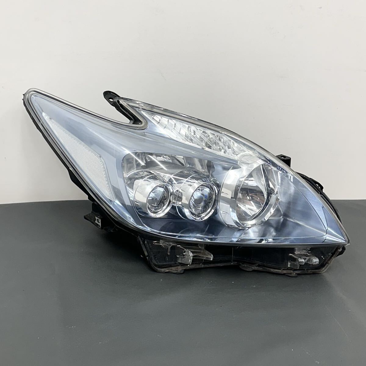 Toyota Prius ZVW30 Pre-Facelift LED Headlight Pair image 4
