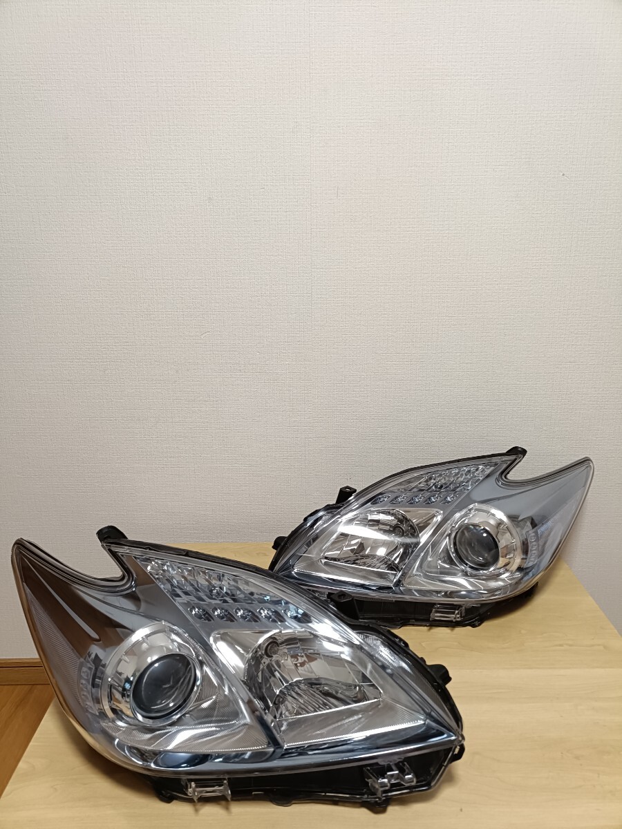 Toyota Prius ZVW30 Pre-Facelift Halogen Headlight Pair