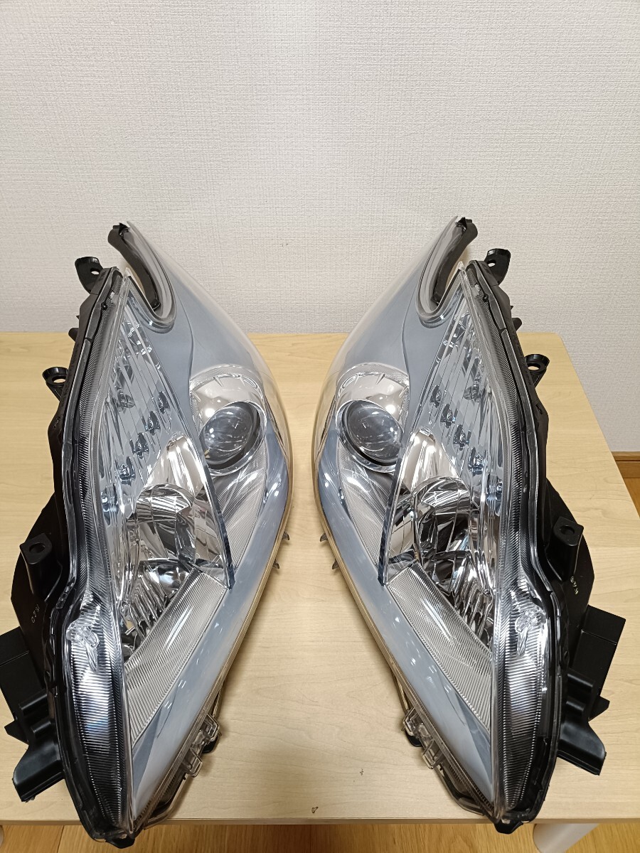 Toyota Prius ZVW30 Pre-Facelift Halogen Headlight Pair image 4