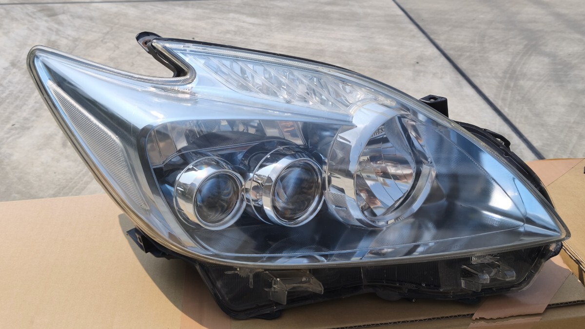 Toyota Prius ZVW30 Pre-Facelift LED Headlight Pair image 2