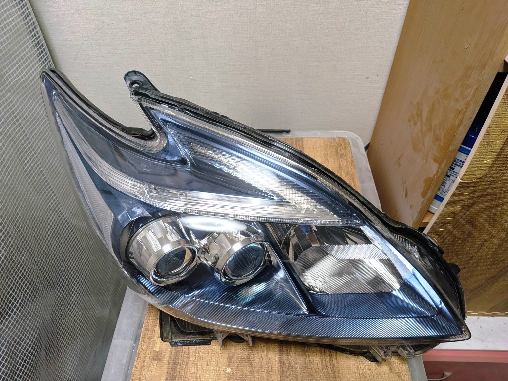 Toyota Prius ZVW30 Facelift Plug-in Hybrid LED Headlight Pair image 4