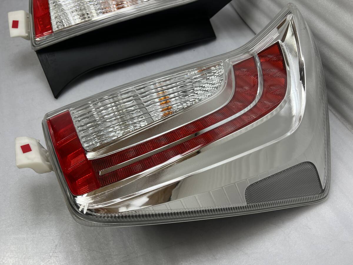 Toyota Prius ZVW30 Pre-Facelift LED Tail Light Set image 2