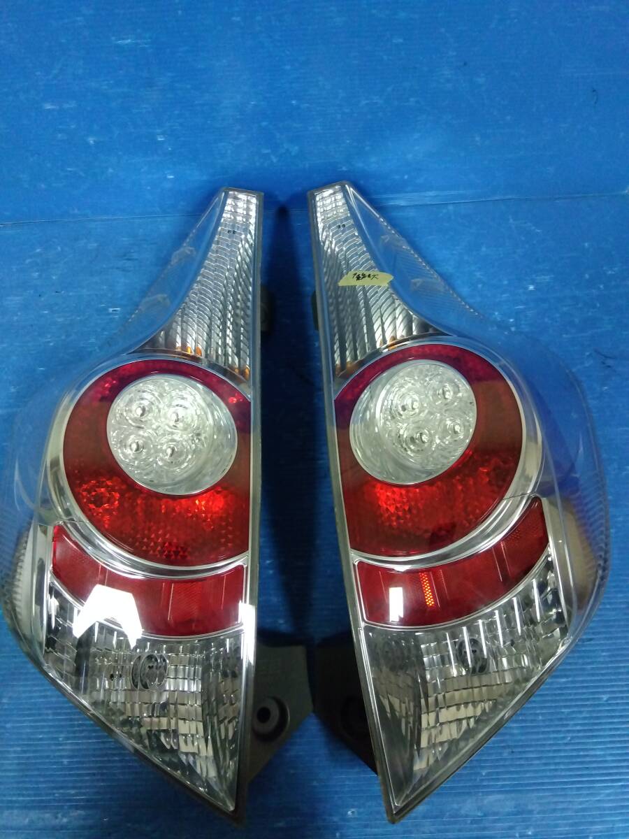Toyota Aqua NHP10 Tail Light Pair