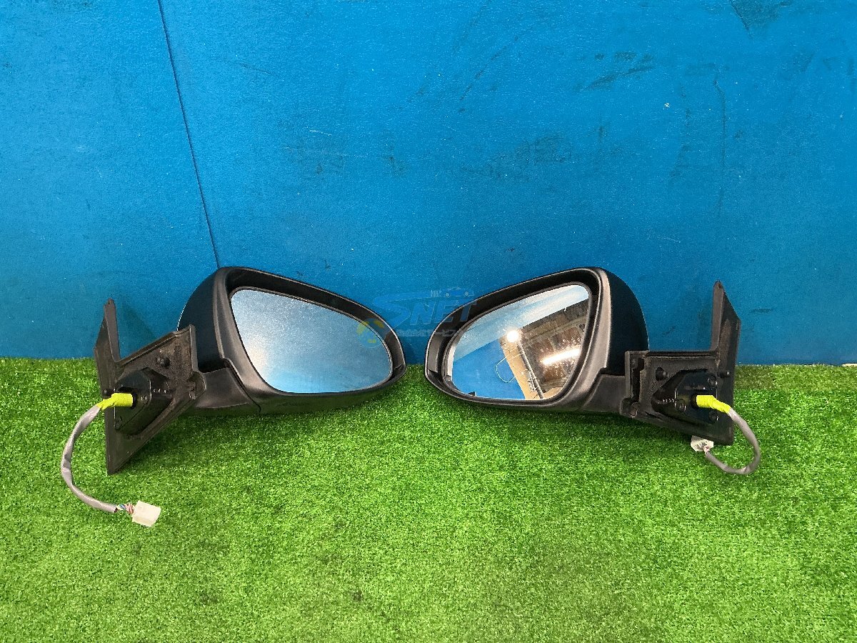 Toyota Aqua NHP10 7-Pin Chrome Door Mirror Pair image 2