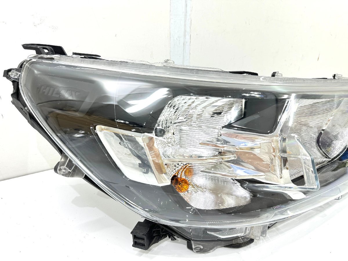 Toyota Hilux GUN125 Facelift Halogen Headlight Pair image 4