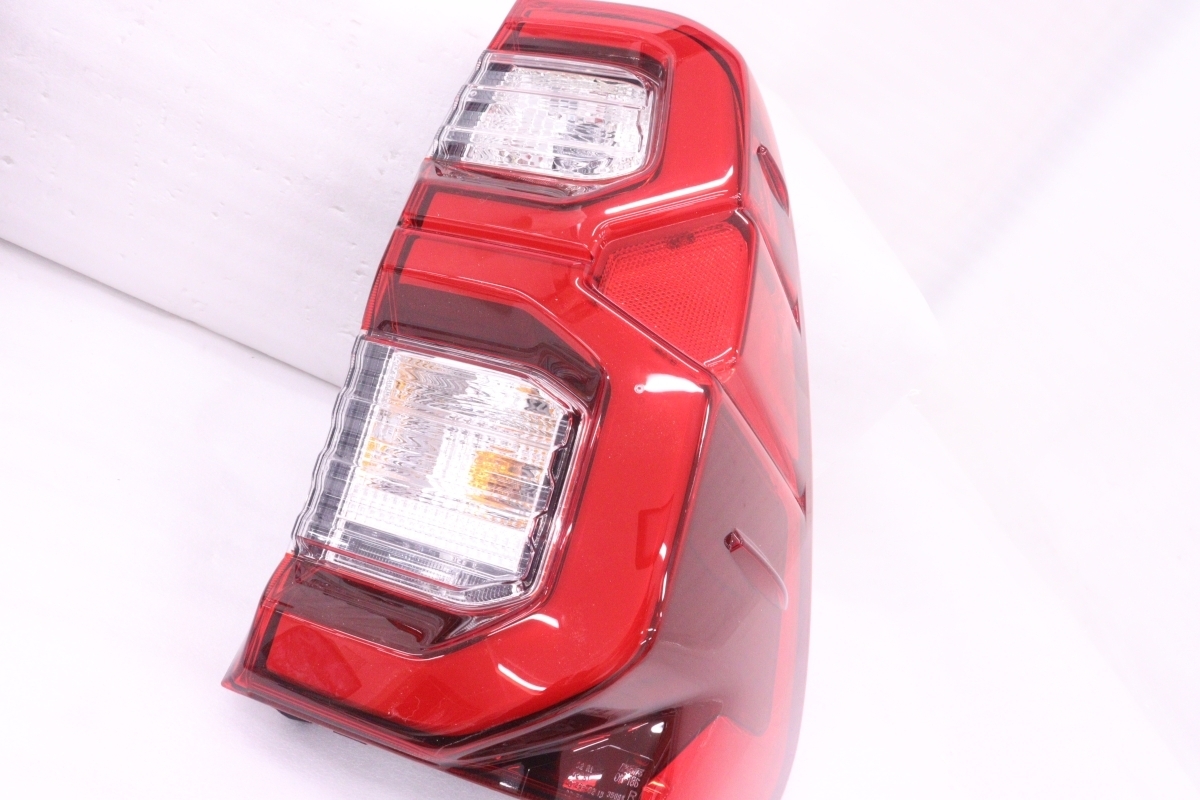 Toyota Hilux GUN125 Facelift LED Tail Light Pair image 2