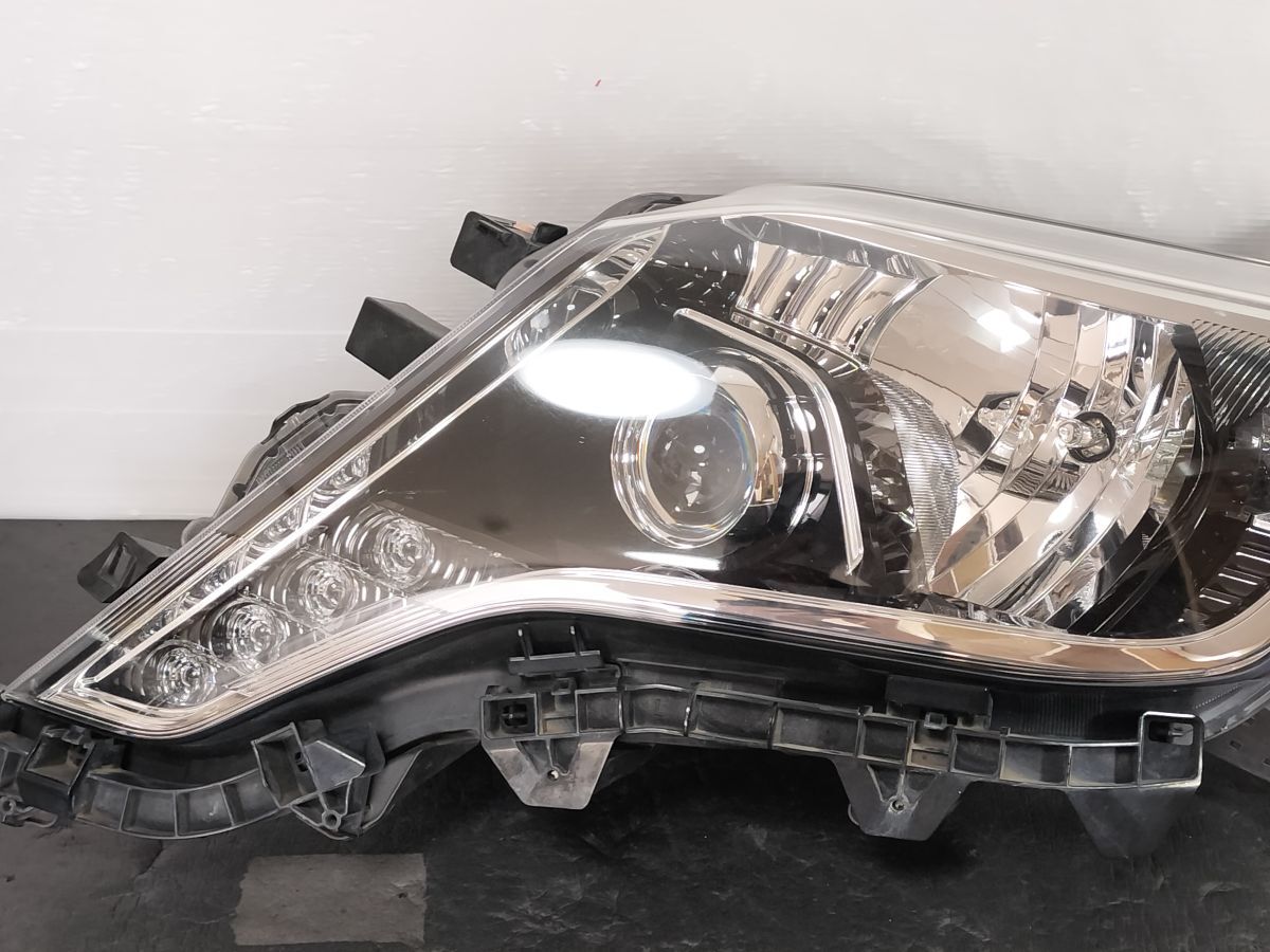 Toyota Land Cruiser Prado TRJ150W Mid-Generation Headlight Pair image 2