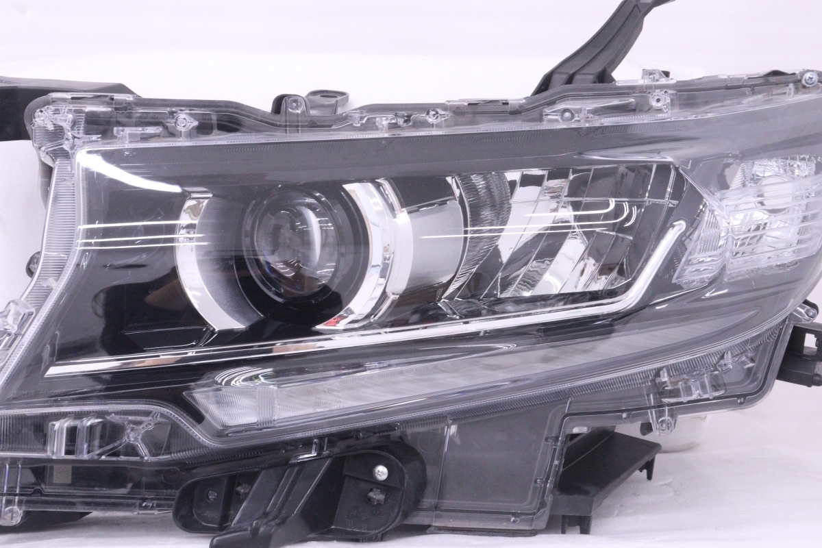 Toyota Land Cruiser Prado TRJ150W Mid-/Late-Model LED Headlight Pair image 2