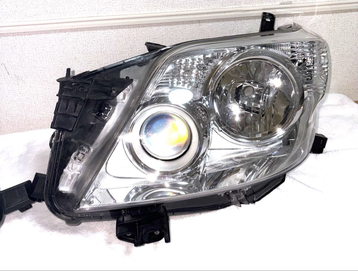 Toyota Land Cruiser Prado 150 Series Pre-Facelift Headlight Pair