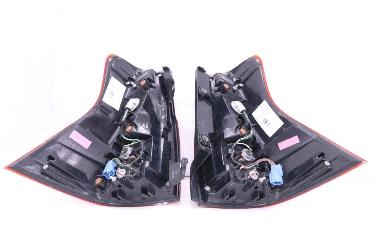 Toyota Land Cruiser Prado 150 Series Mid-Generation LED Tail Light Pair image 4