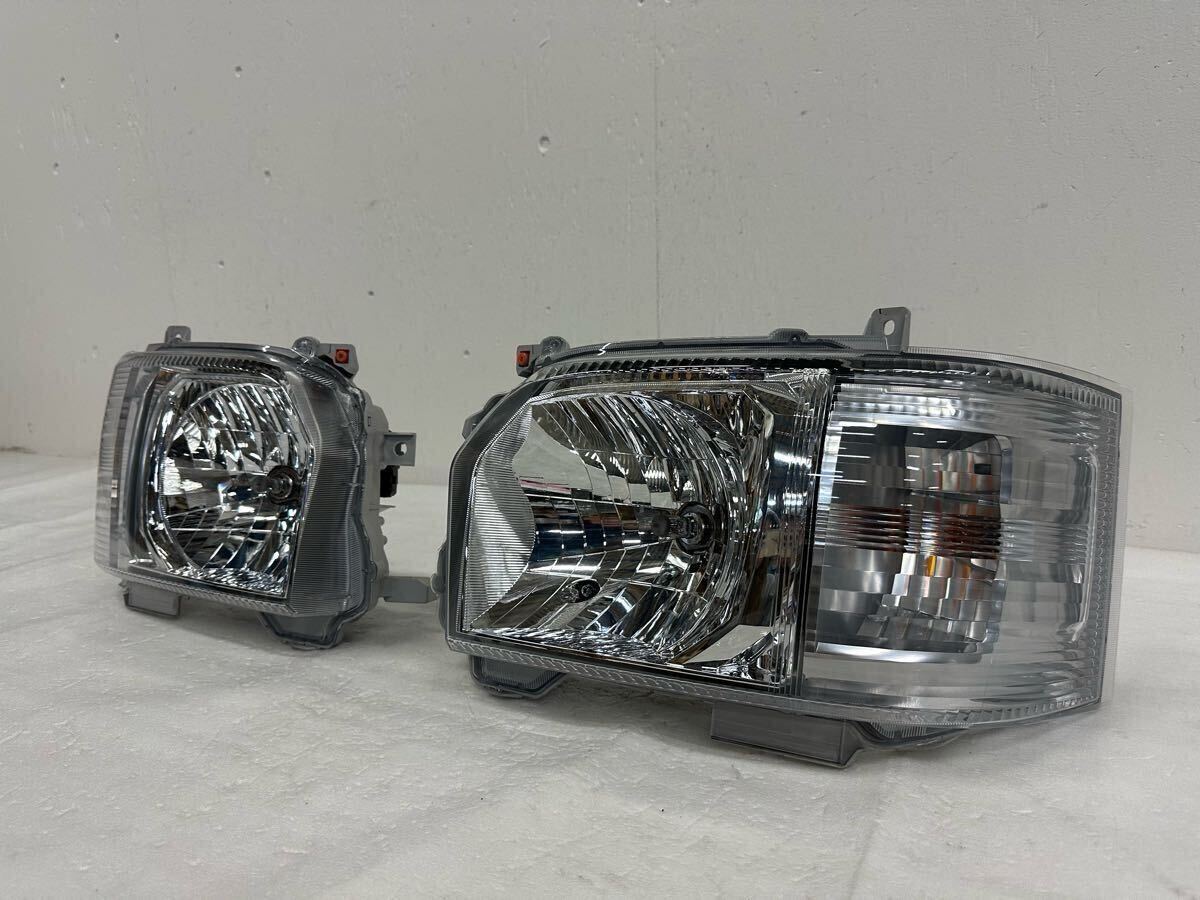Toyota Hiace 200 Series 4th–7th Gen Halogen Headlight Pair image 2