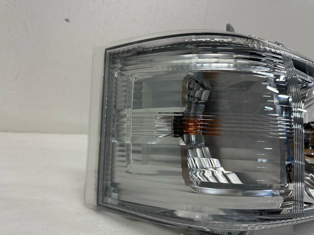 Toyota Hiace 200 Series 4th–7th Gen Halogen Headlight Pair image 4