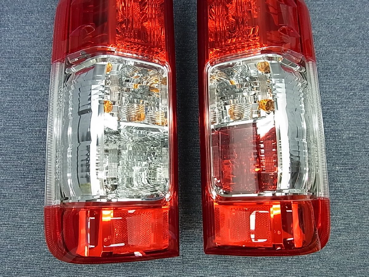 Toyota Hiace 200 Series 5th–7th Gen Cold-Climate Tail Light Pair image 2