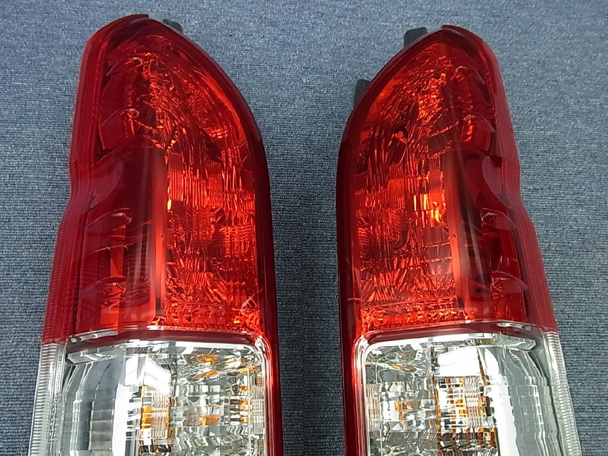 Toyota Hiace 200 Series 5th–8th Gen Cold-Climate Tail Light Pair image 3