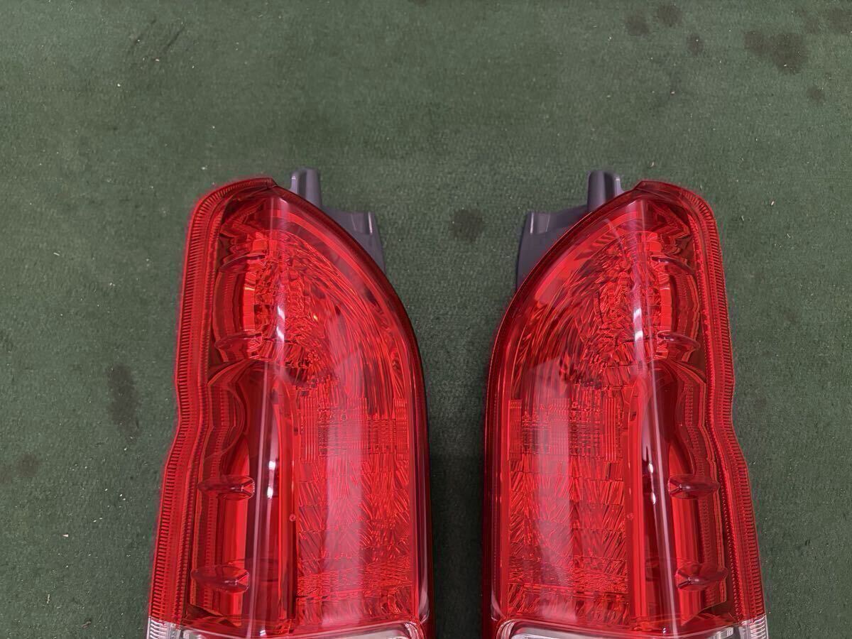 Toyota Hiace 200 Series 5th–8th Gen Tail Light Pair image 2