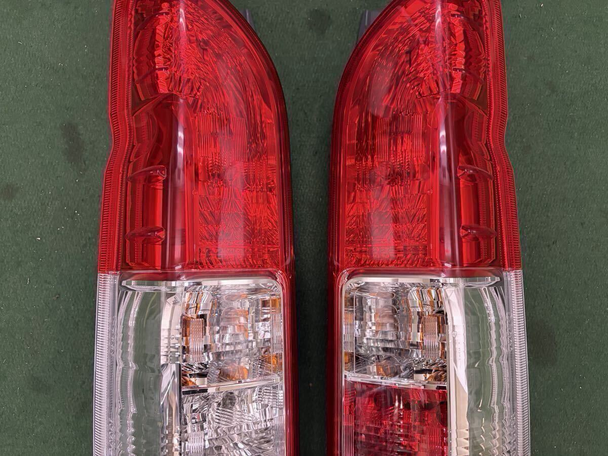 Toyota Hiace 200 Series 5th–8th Gen Tail Light Pair image 3