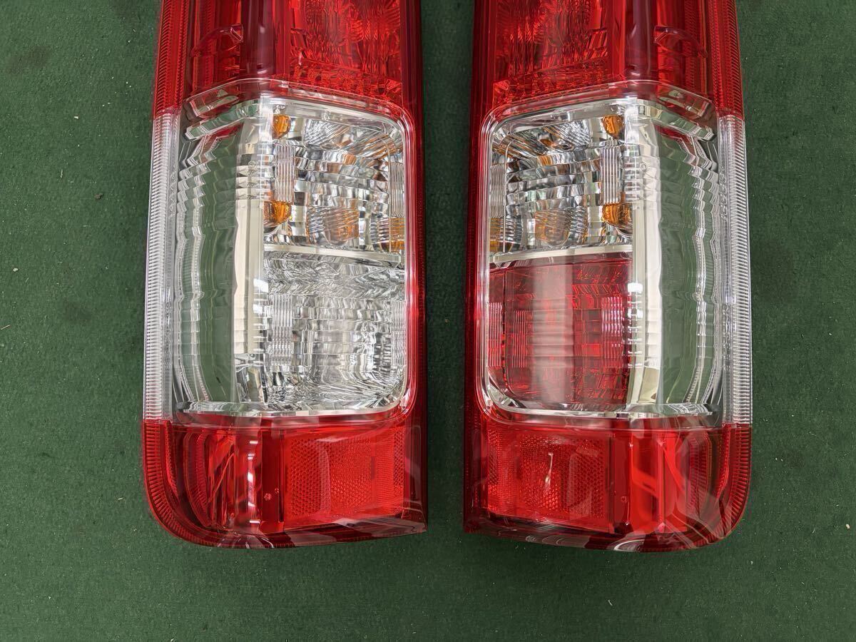 Toyota Hiace 200 Series 5th–8th Gen Tail Light Pair image 4