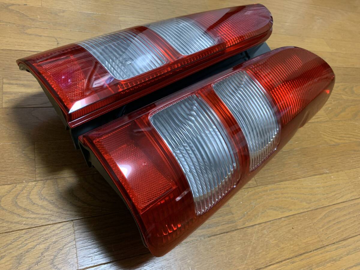 Toyota Hiace / RegiusAce 200 Series Tail Light Pair image 2