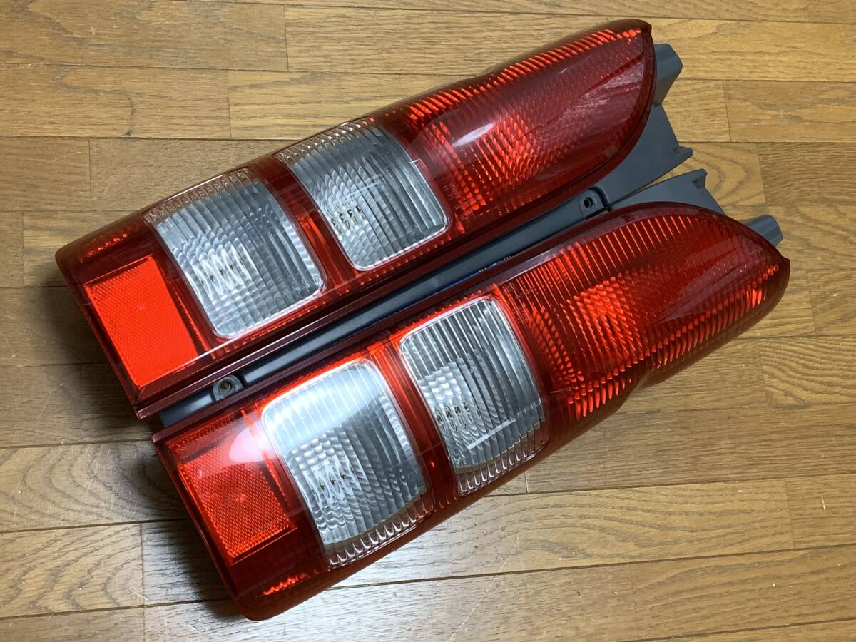 Toyota Hiace / RegiusAce 200 Series Tail Light Pair image 4